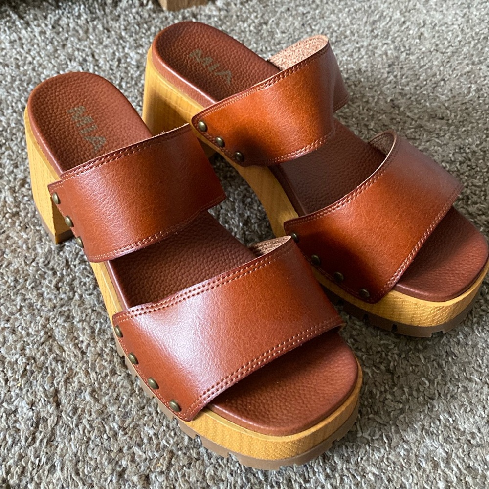 MIA Stefani platform clog sandals